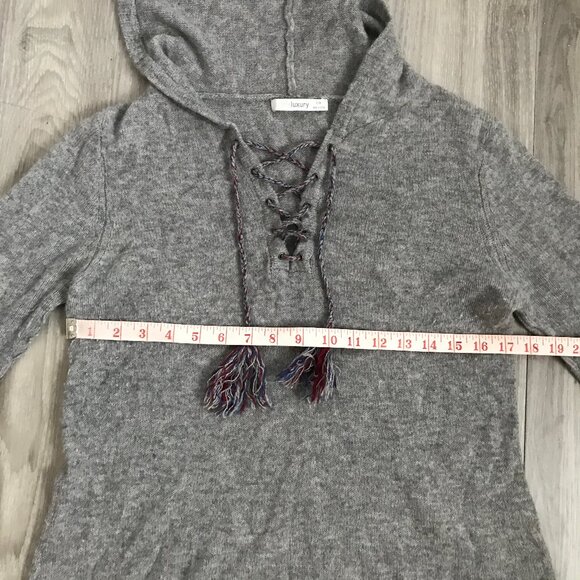 Subtle Luxury Cashmere Sweater Hooded Long Sleeve Kangaroo Pockets Womens S/M - Picture 8 of 8